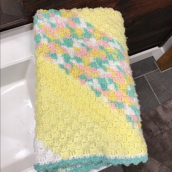 Homemade Crocheted Baby Blanket Small Throw Spring Pastel Nursery Accent 40”x30” - Picture 6 of 10